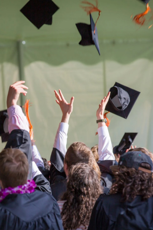 某高校招生视频简章